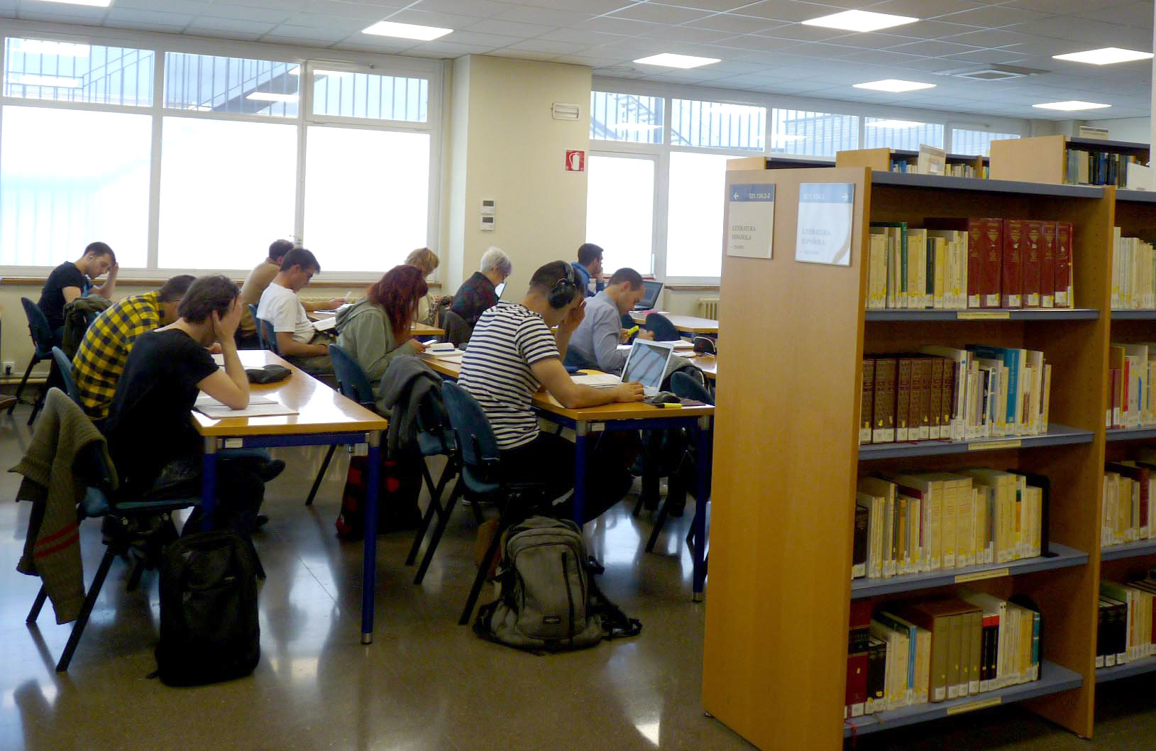 El sábado 3 de febrero la biblioteca abrirá para estudio, de 10 a 14h y de 16 a 20h 